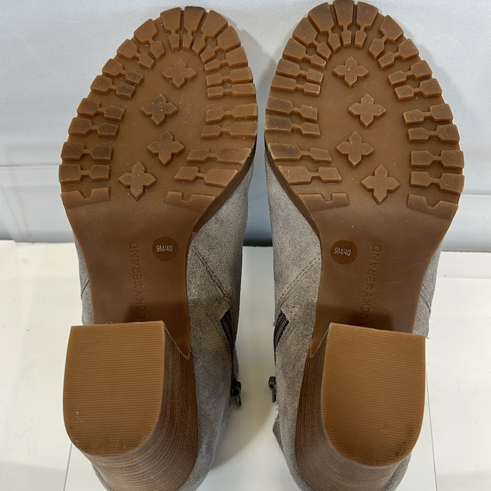 Lucky Brand Noryn Boot Womens US 9 Eu 40 Gray Suede Side Zip - Picture 9 of 15